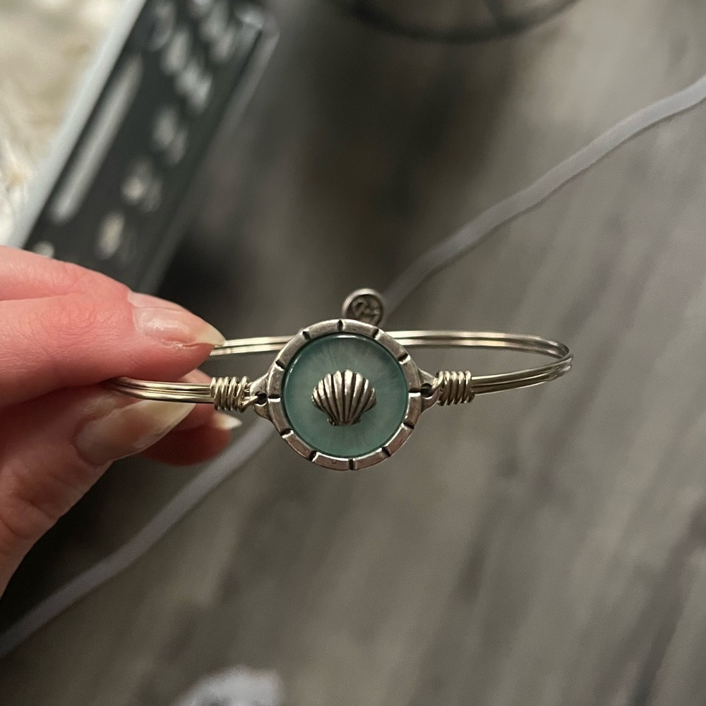Luca + Danni seashell bracelet